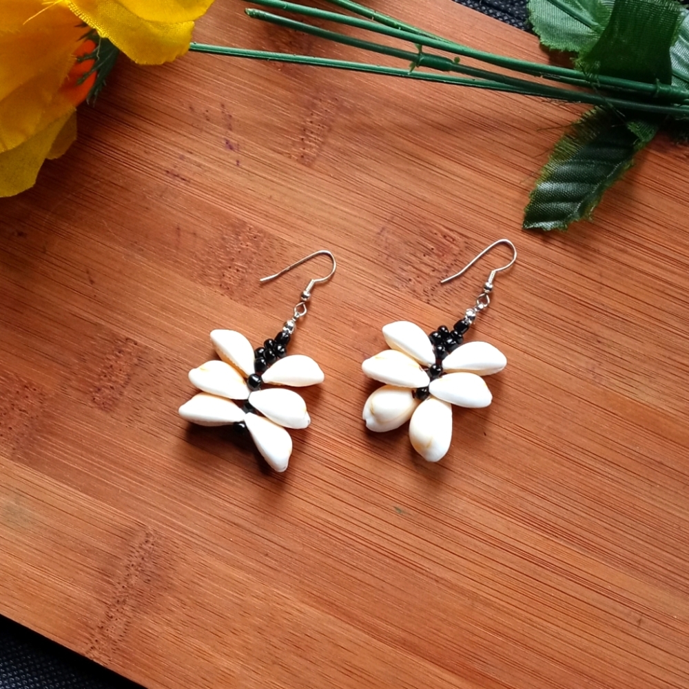 1PR Beautiful Cowrie Shell Earrings Set - Picture 7 of 12